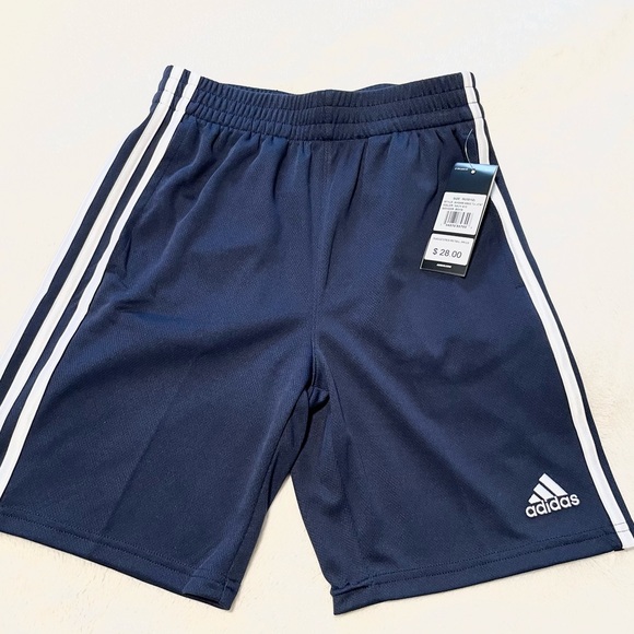 🆕Boys Adidas Classic Three-Stripe Shorts - Picture 5 of 13